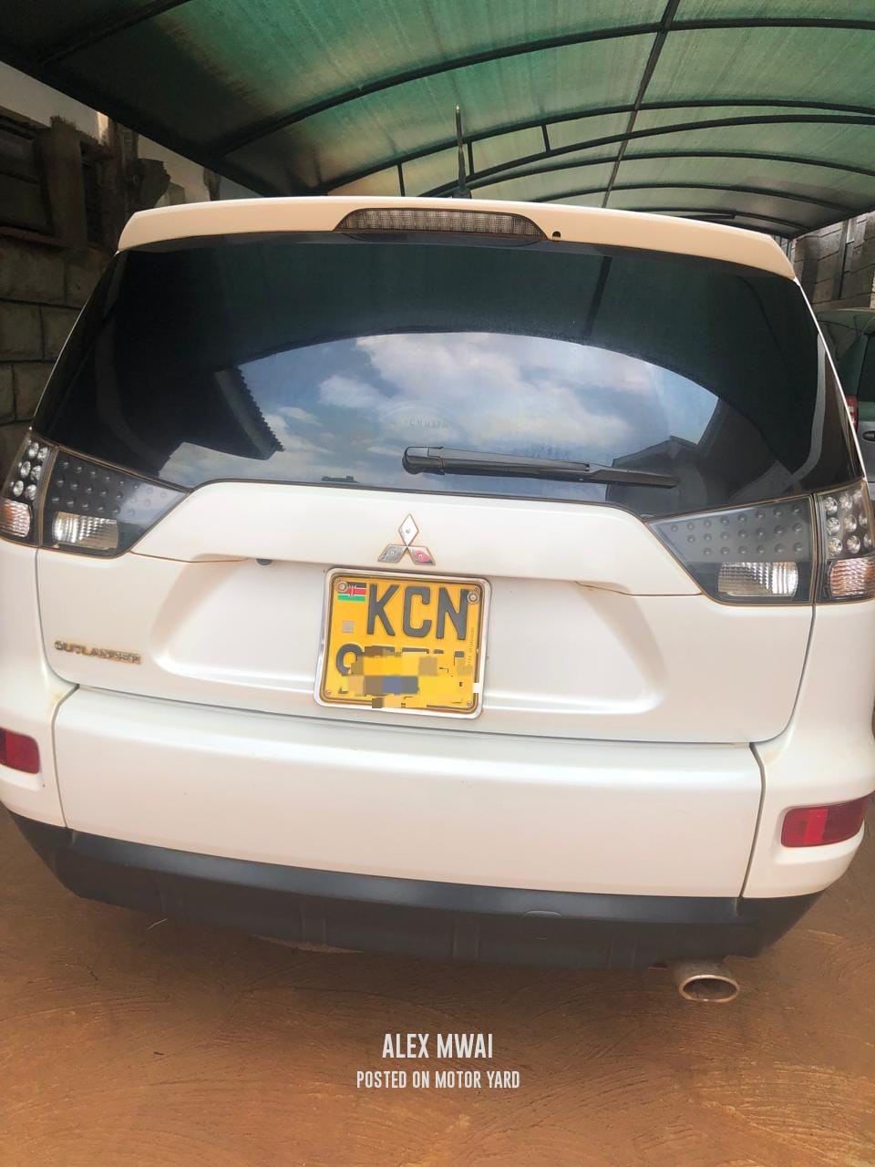 Mitsubishi Outlander 2015 White