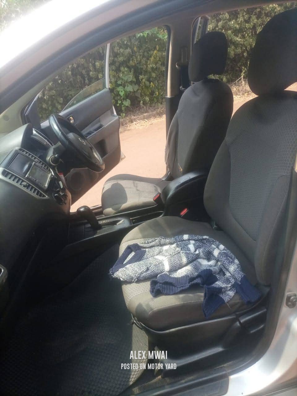 Nissan Wingroad 2014 Silver