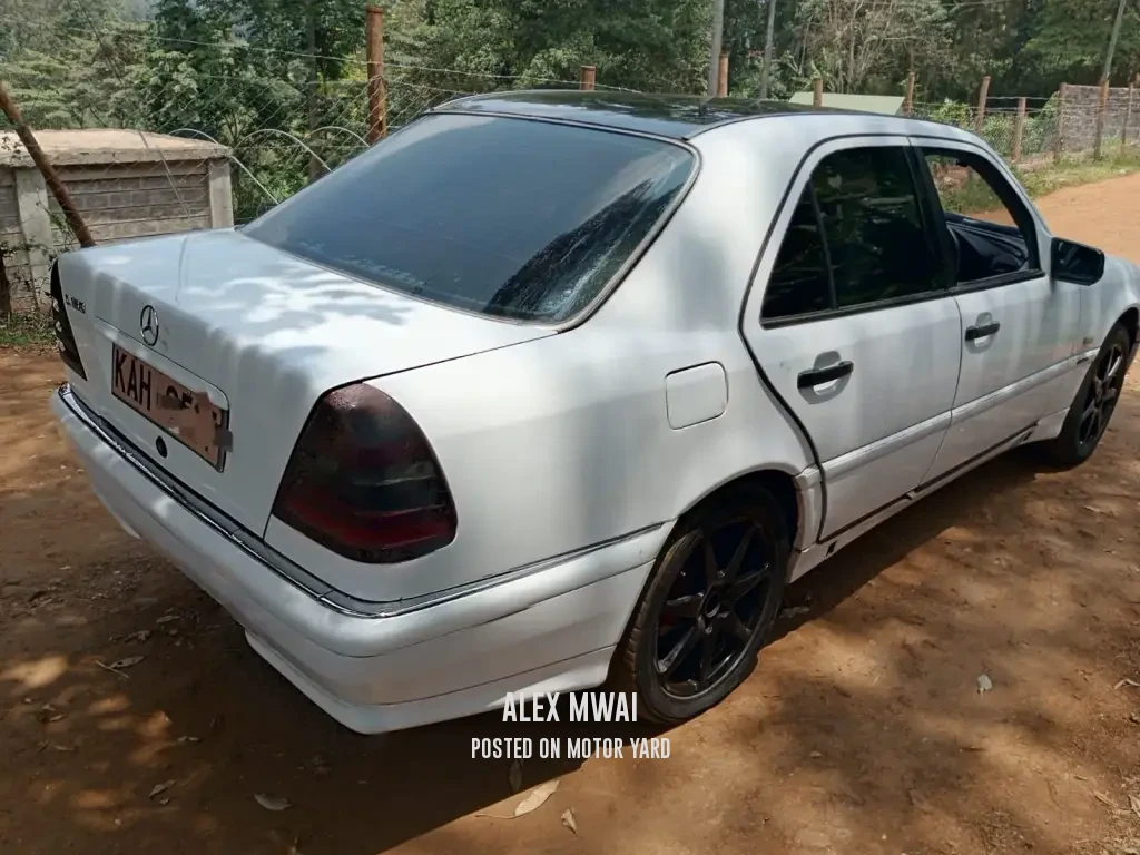 Mercedes-Benz C180 2000 White