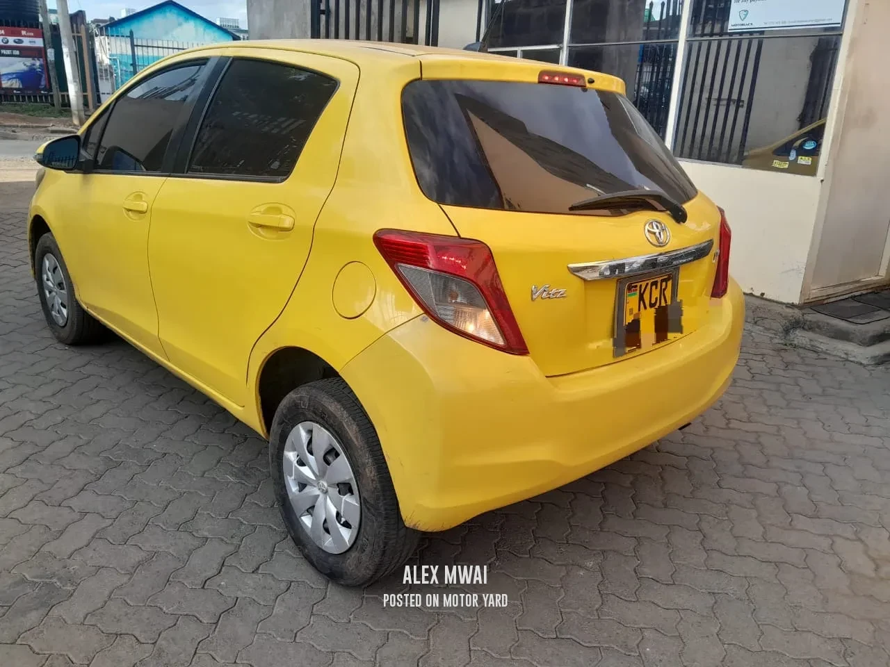 Toyota Vitz 2012 Yellow