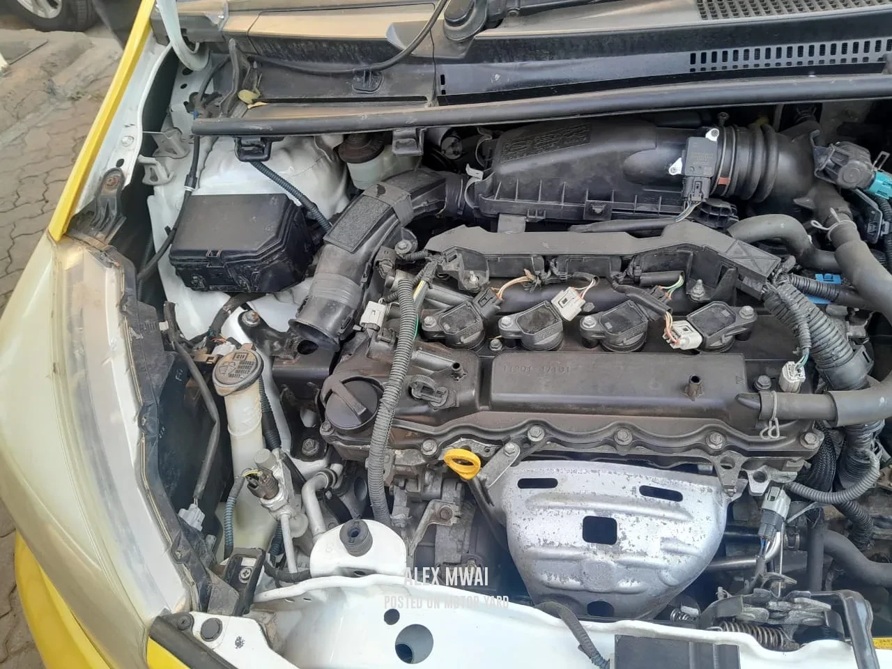 Toyota Vitz 2012 Yellow