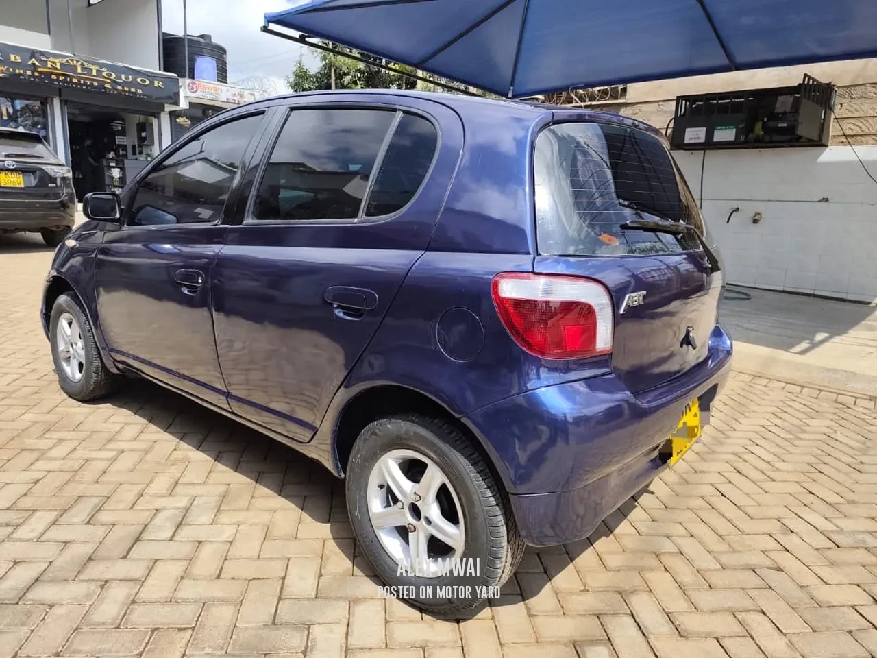 Toyota Vitz 2000 Blue