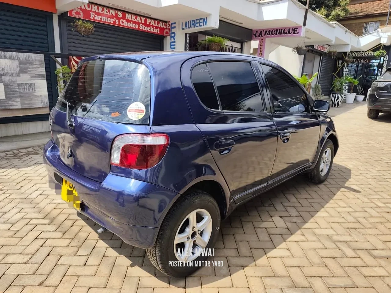Toyota Vitz 2000 Blue