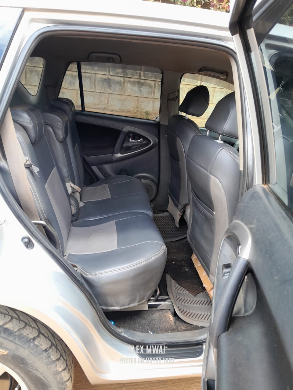 Toyota Rav4 2010 Silver