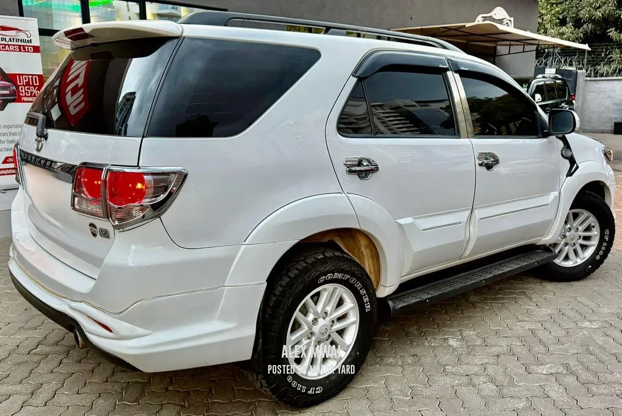 Toyota Fortuner 2014 White