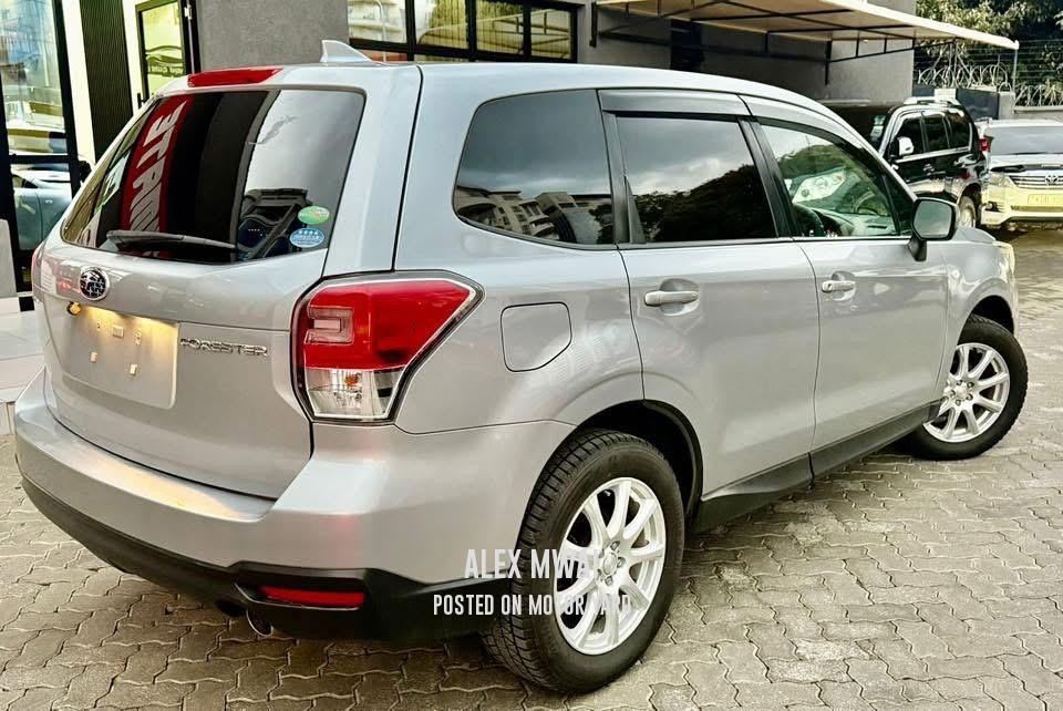 Subaru Forester 2018 Silver