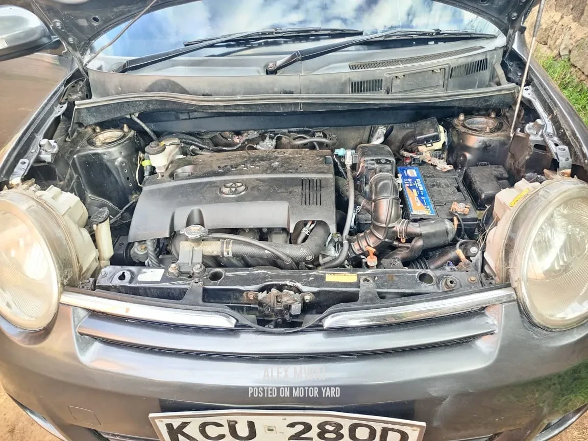 Toyota Sienta 2015 Black