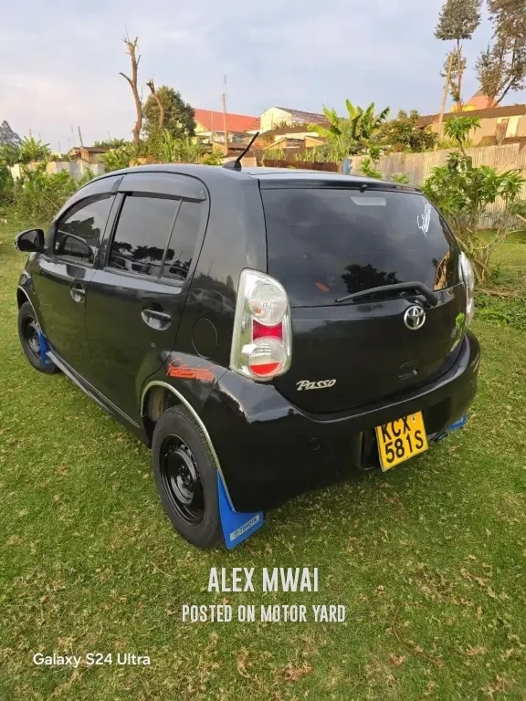 Toyota Passo 2016 Black