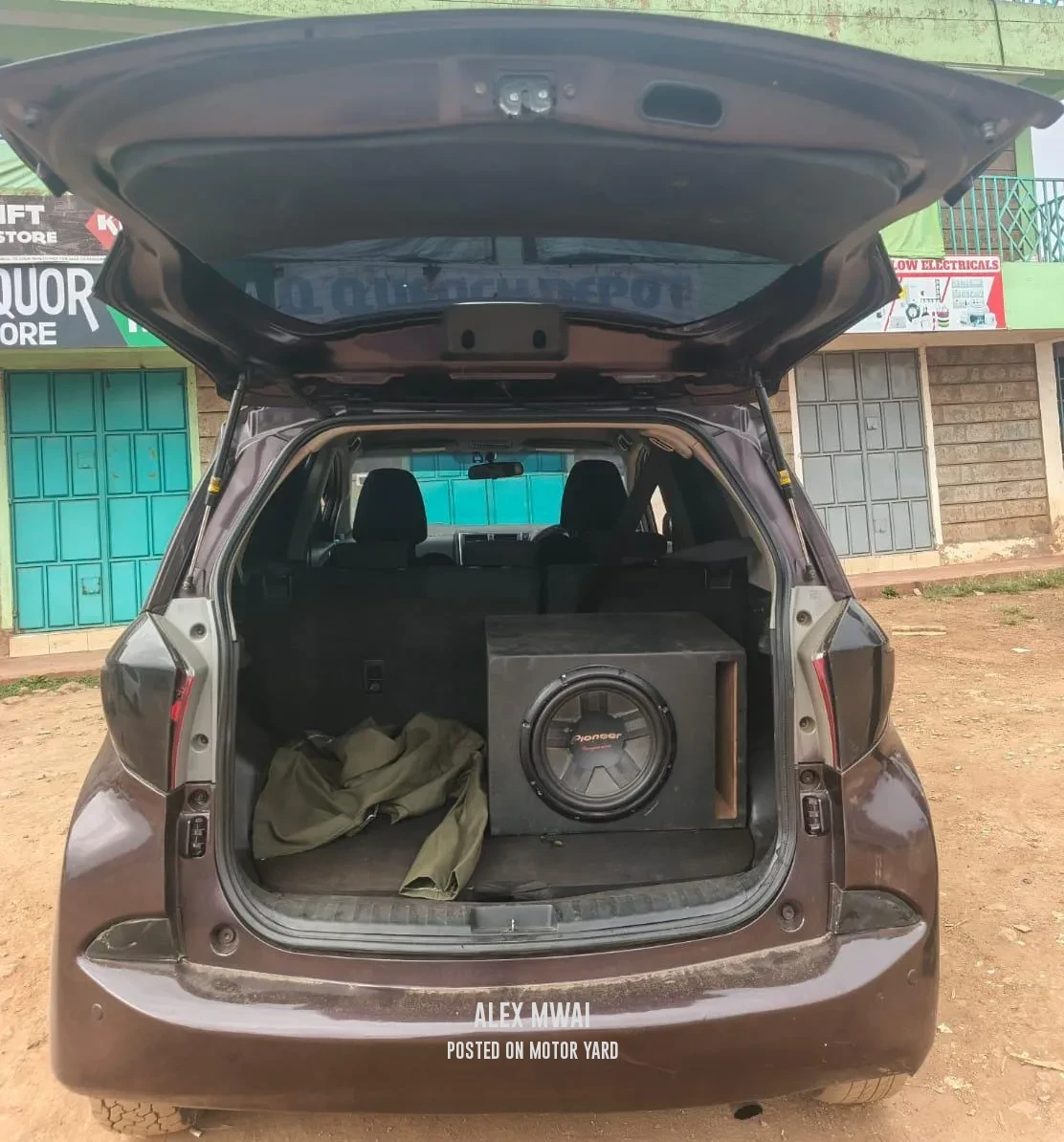 Toyota Ractis 2011 Black