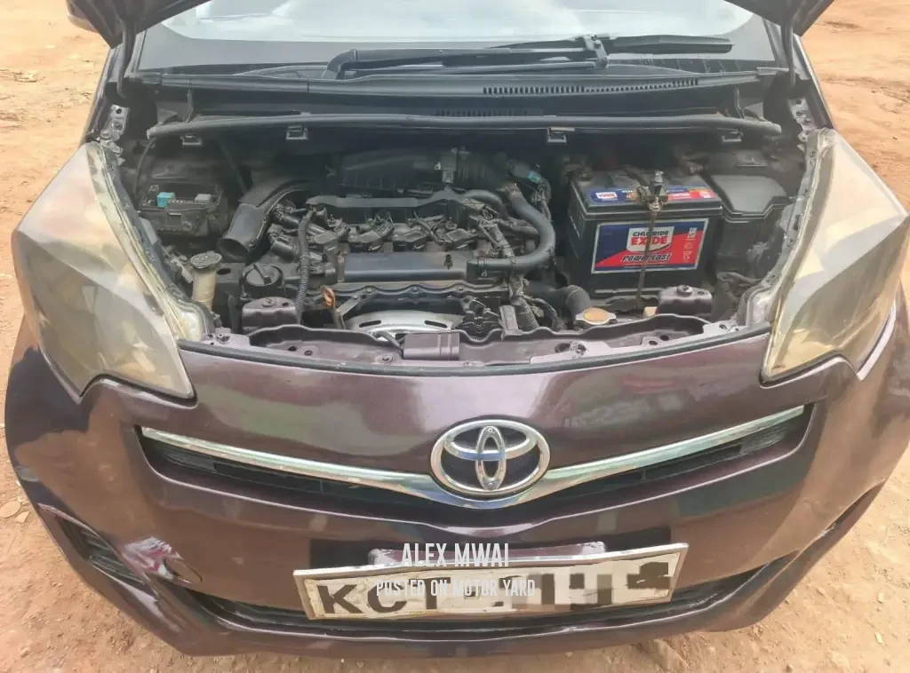 Toyota Ractis 2011 Black