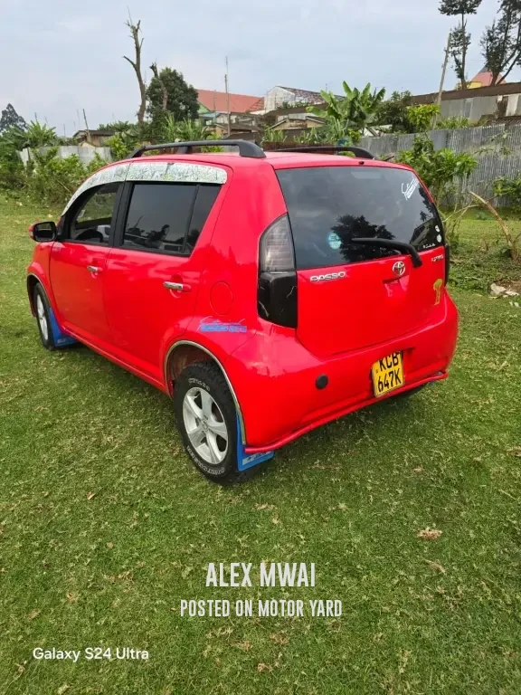Toyota Passo 2014 Red