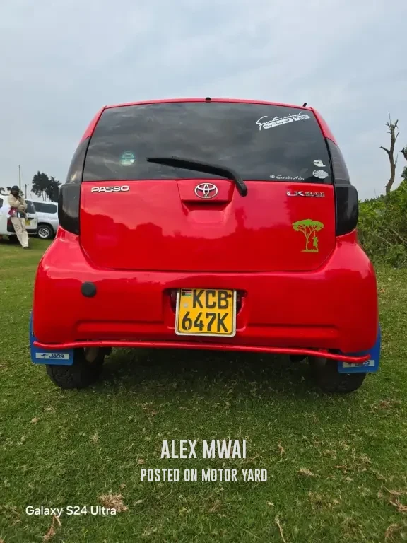 Toyota Passo 2014 Red