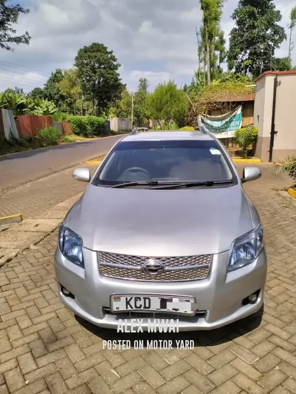 Toyota Fielder 2012 Silver