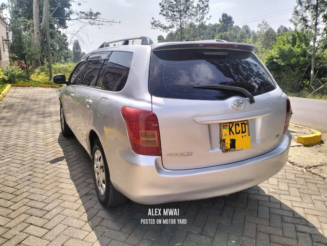 Toyota Fielder 2012 Silver