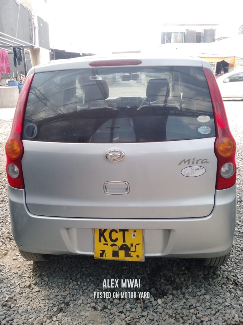 Daihatsu Mira 2011 White