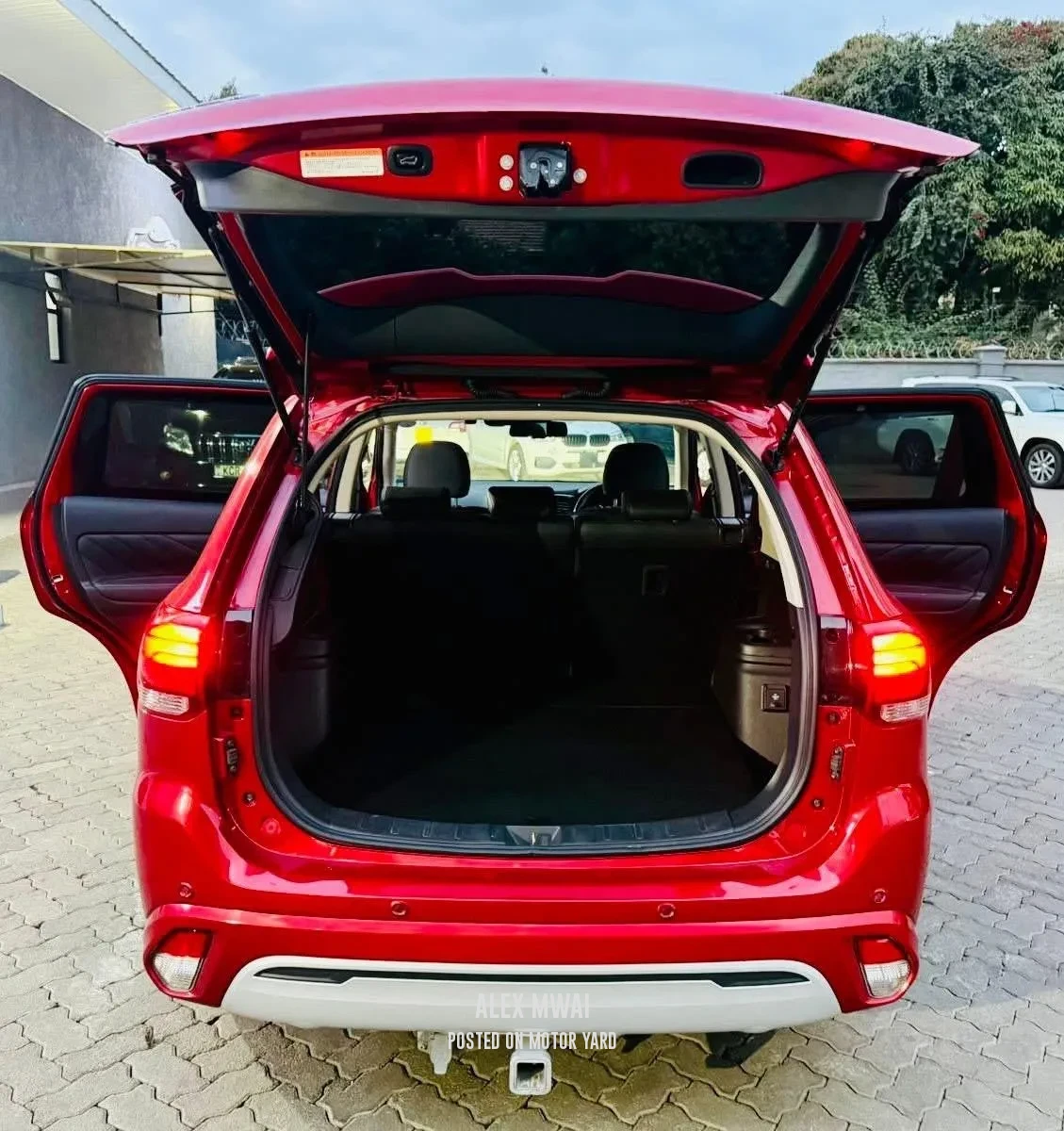 Mitsubishi Outlander PHEV 2018 Red