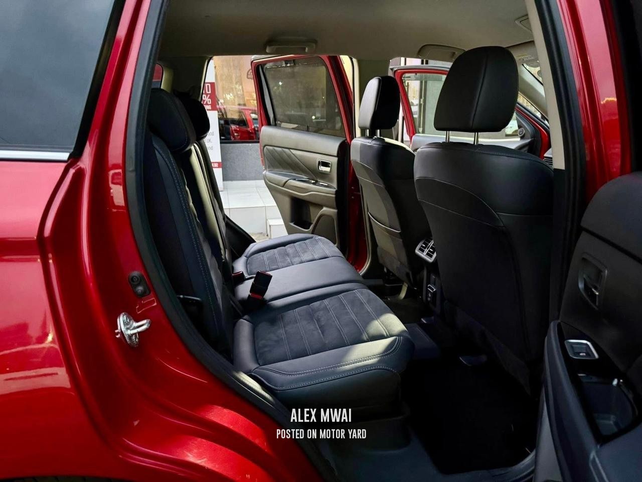 Mitsubishi Outlander PHEV 2018 Red