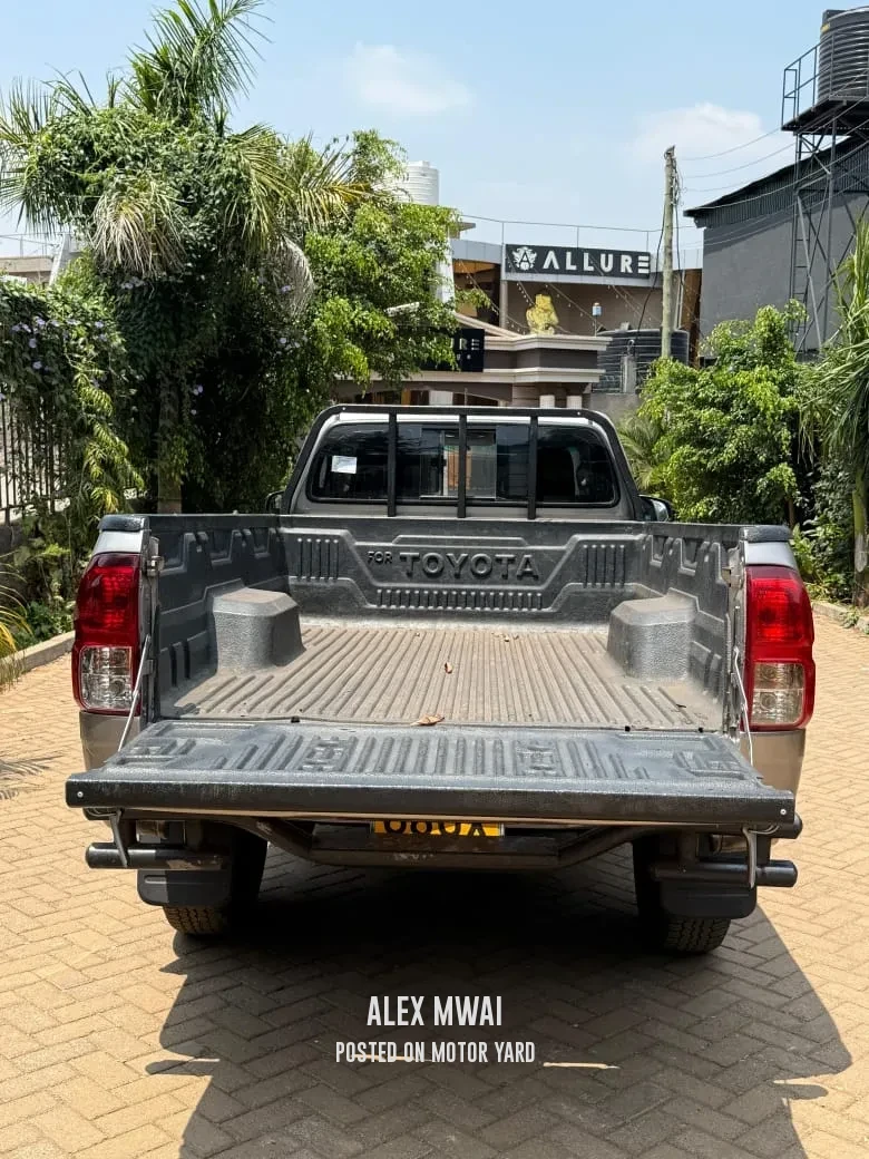 Toyota Hilux Vigo D/Cab 2018 Grey