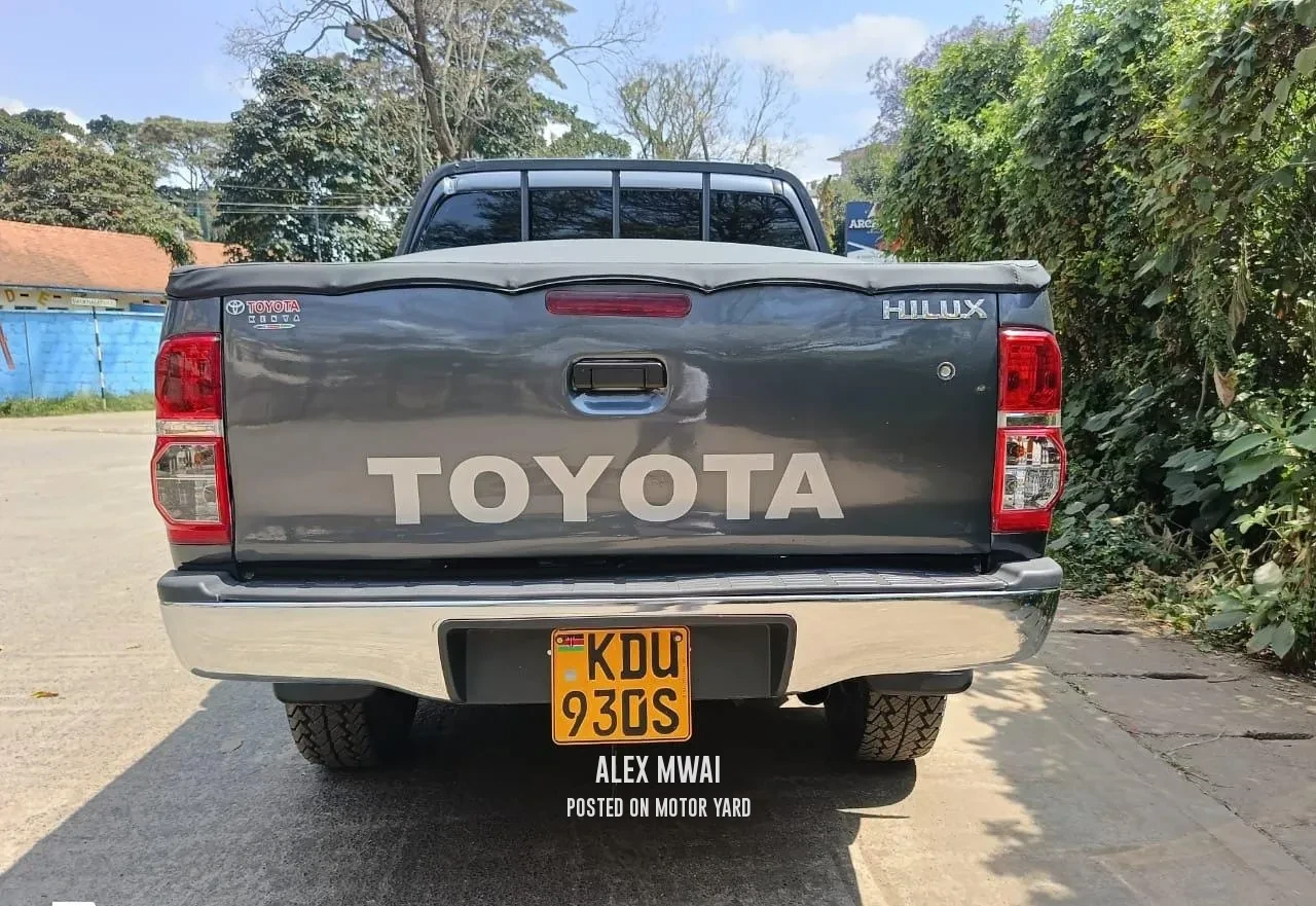 Toyota Hilux Vigo D/Cab 2015 Black