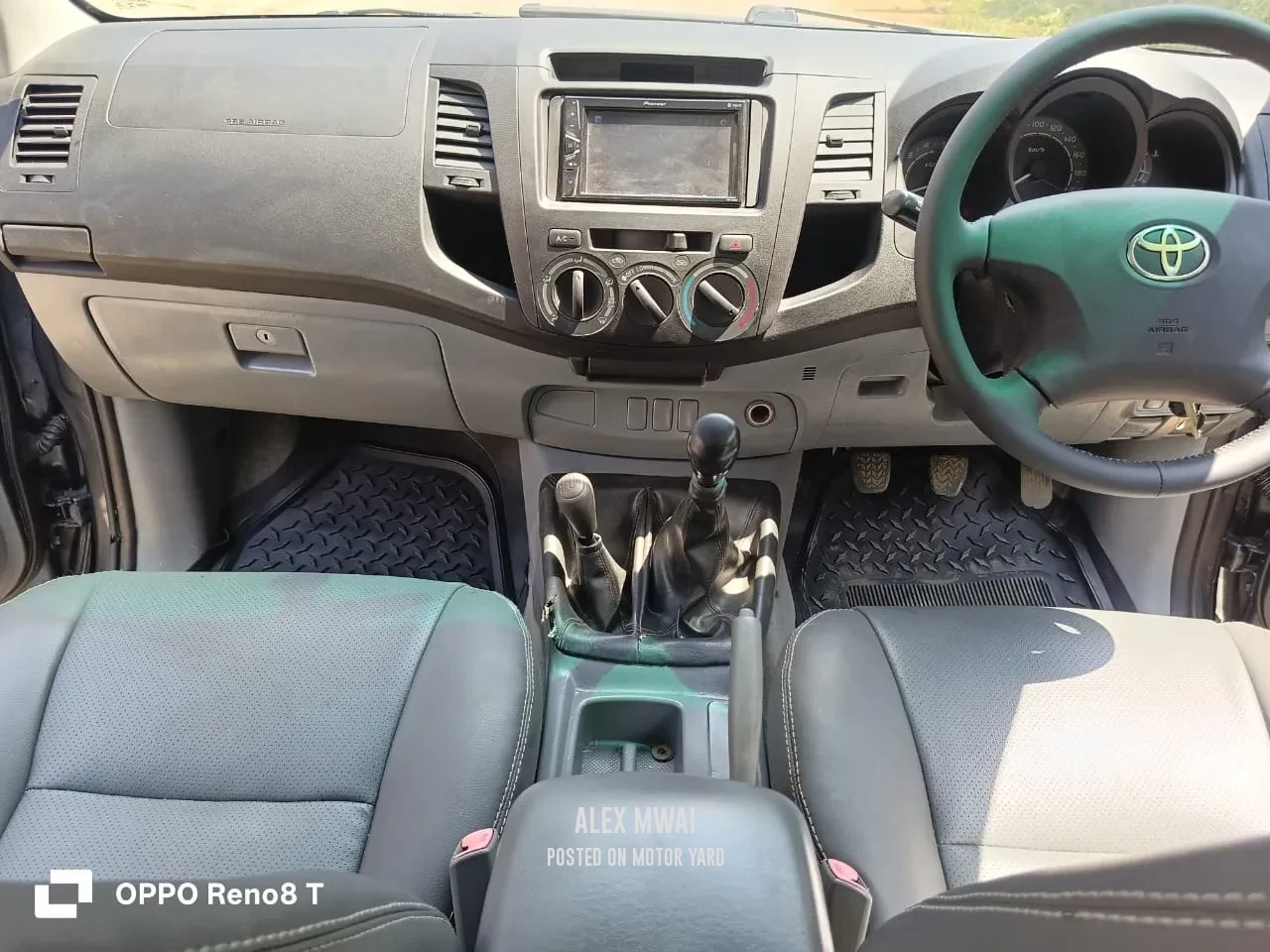 Toyota Hilux Vigo D/Cab 2015 Black