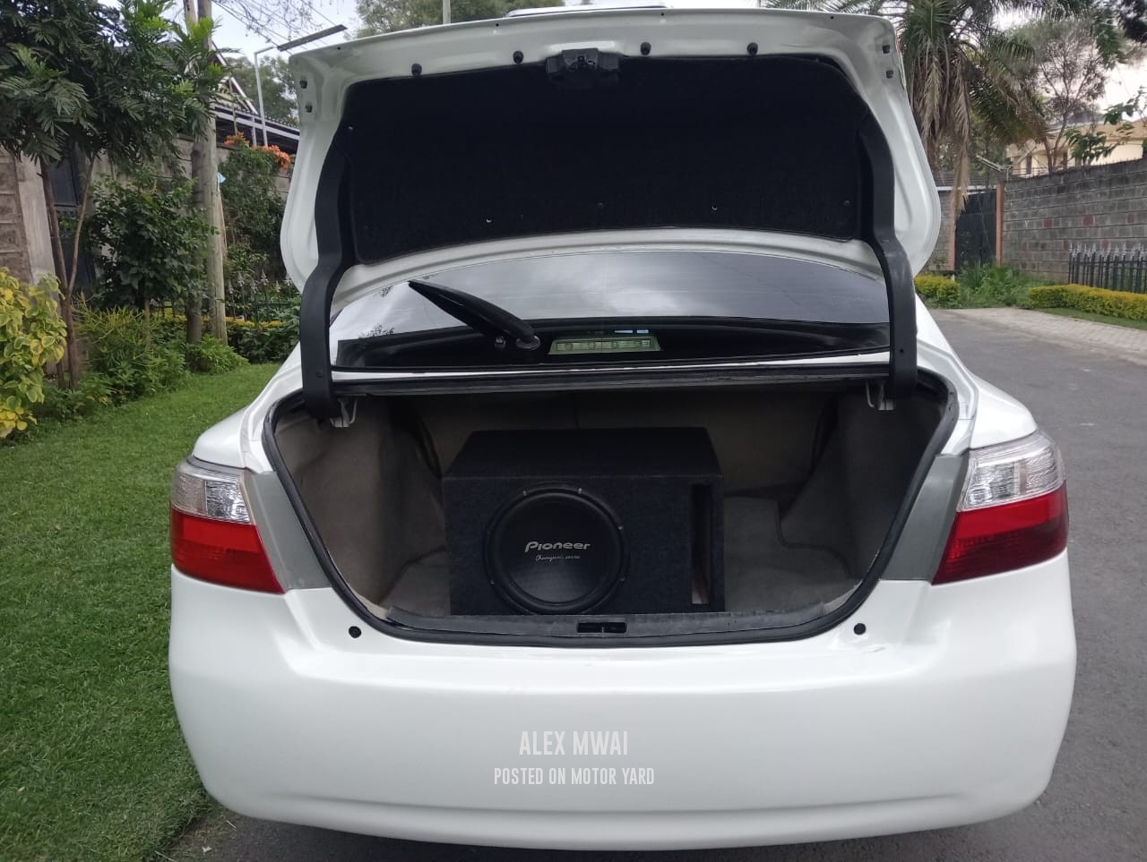 Toyota Premio 2011 White