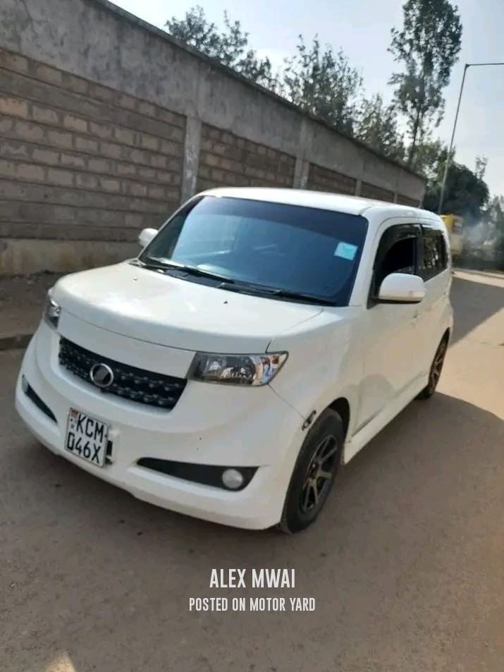 Toyota bB 2010 White