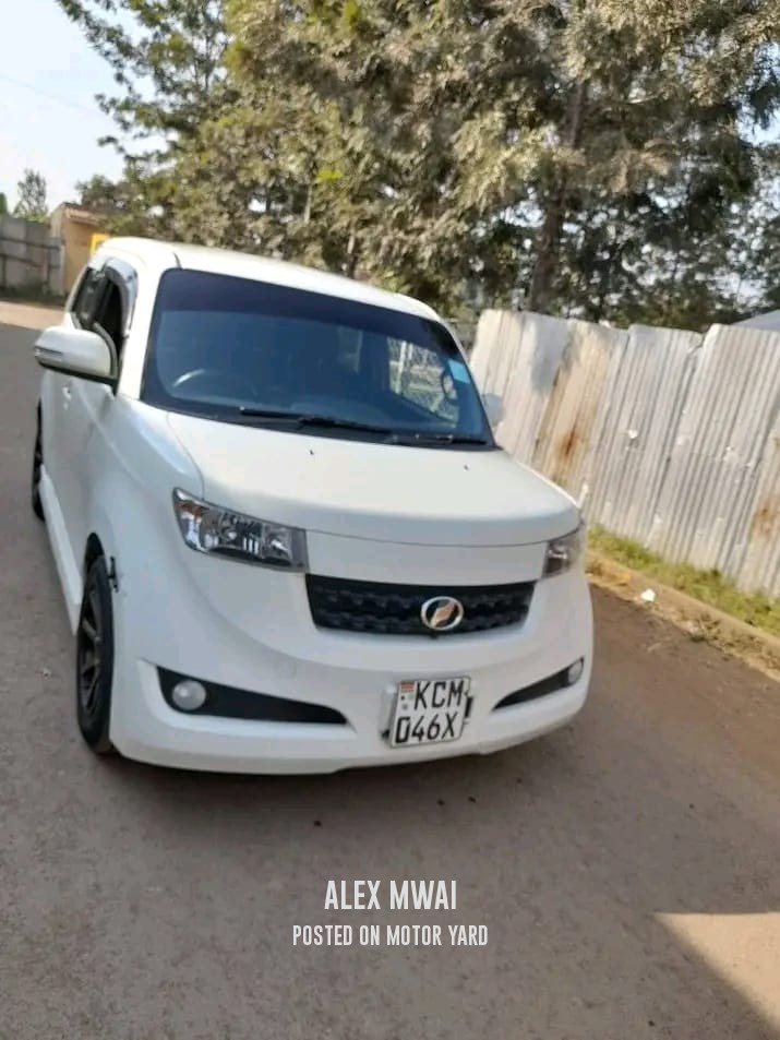 Toyota bB 2010 White