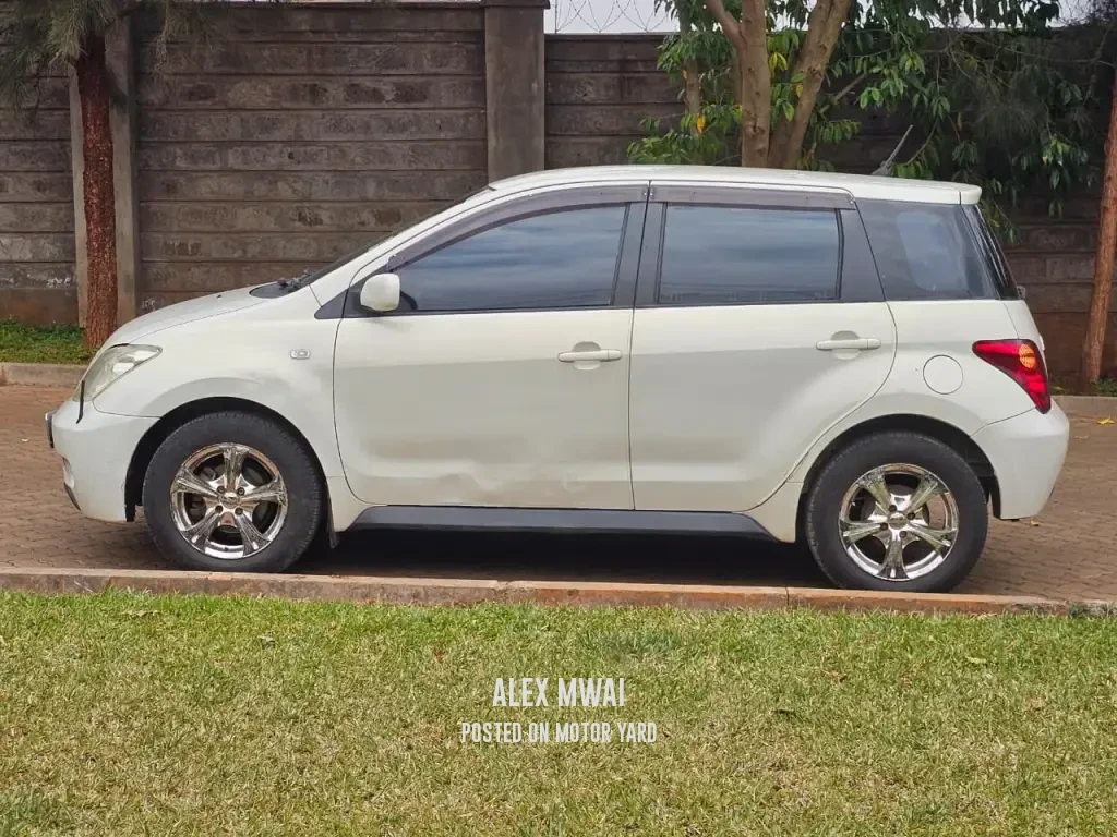 Toyota IST 2005 White