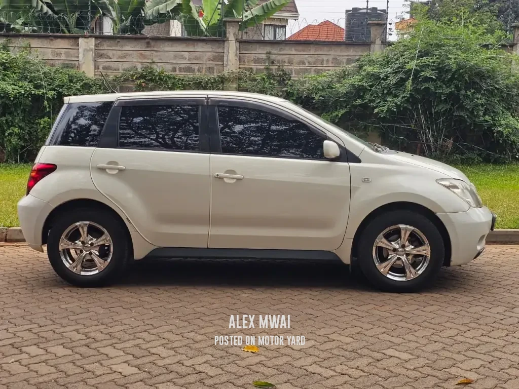 Toyota IST 2005 White