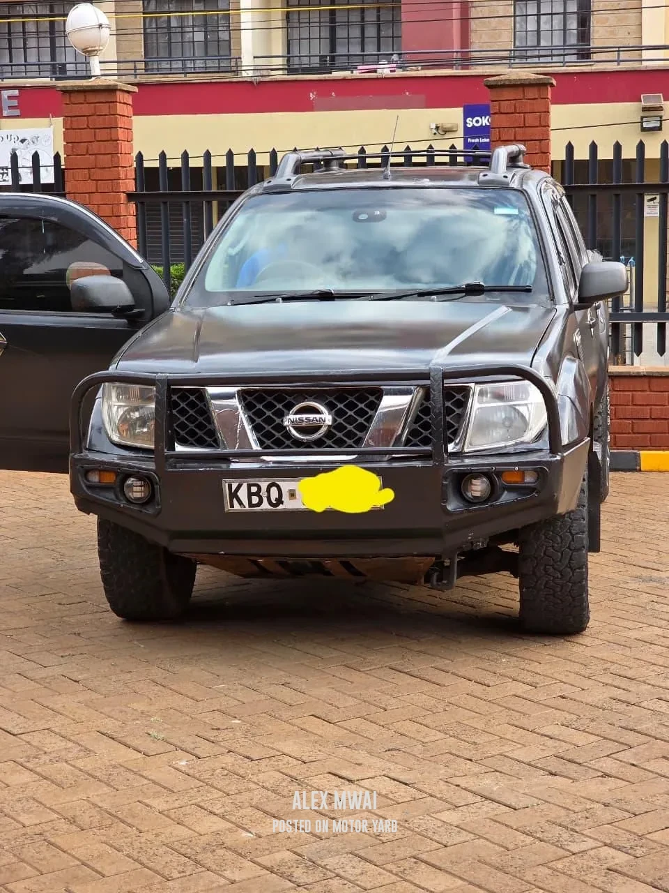 Nissan Navara 2006 Black