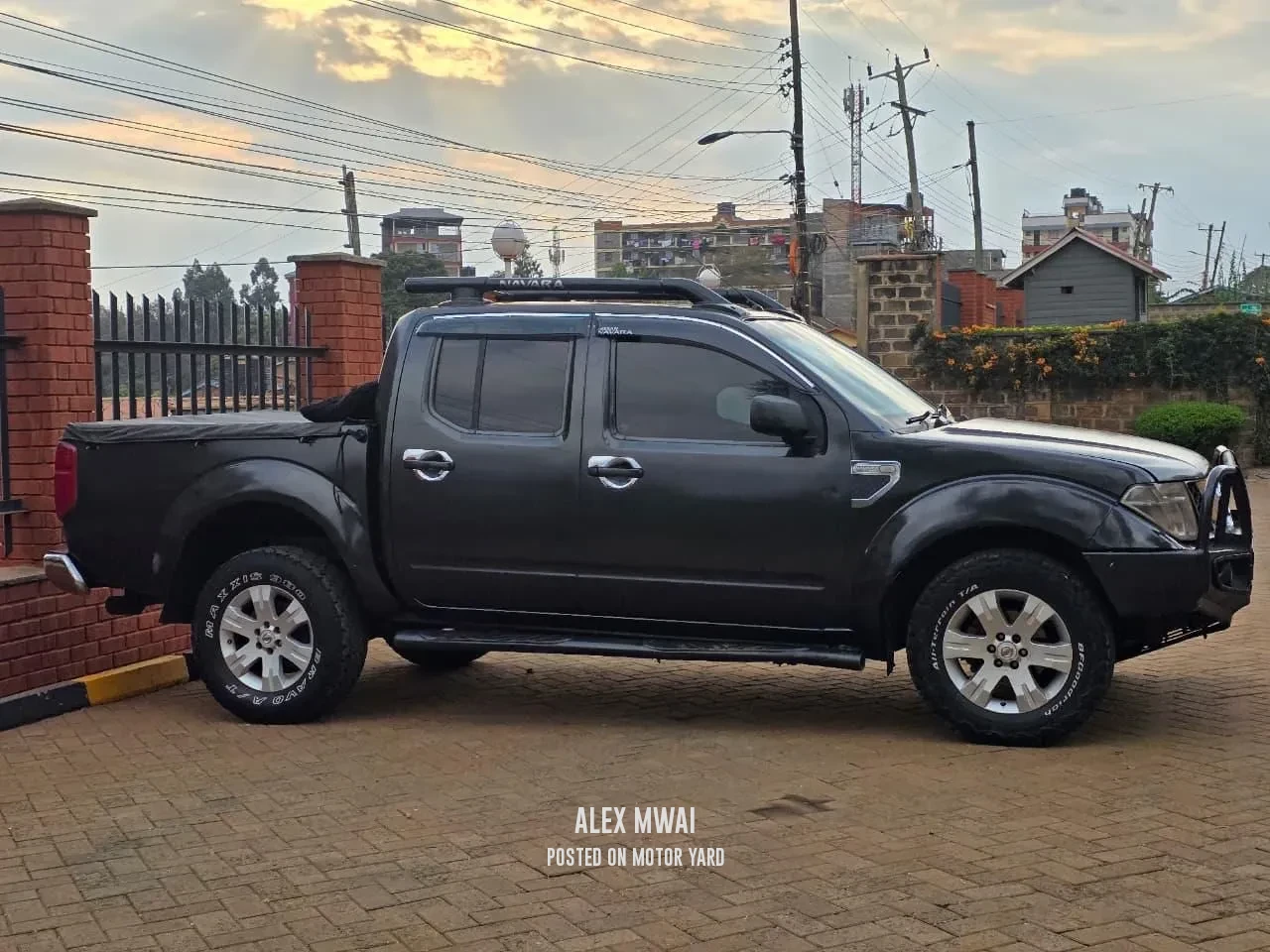 Nissan Navara 2006 Black