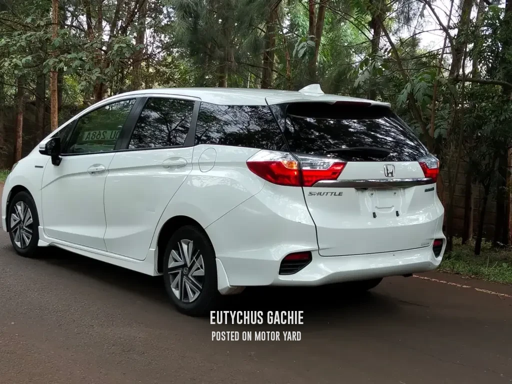 Honda Fit Shuttle 2018 White