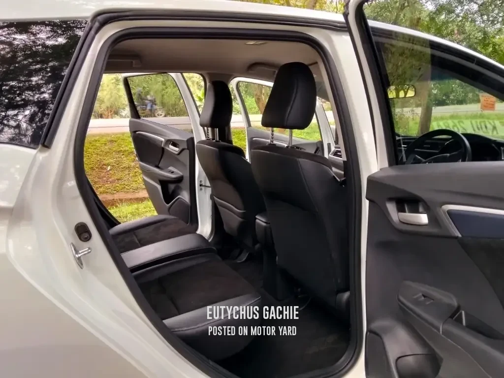 Honda Fit Shuttle 2018 White