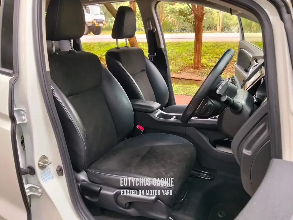 Honda Fit Shuttle 2018 White