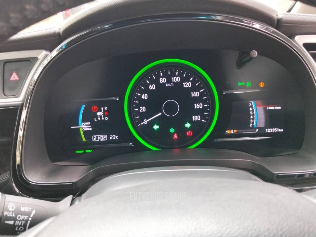 Honda Fit Shuttle 2018 White