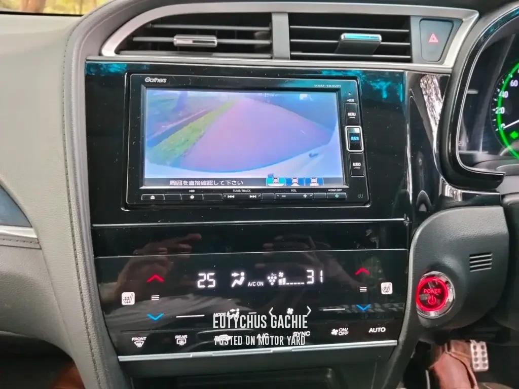 Honda Fit Shuttle 2018 White