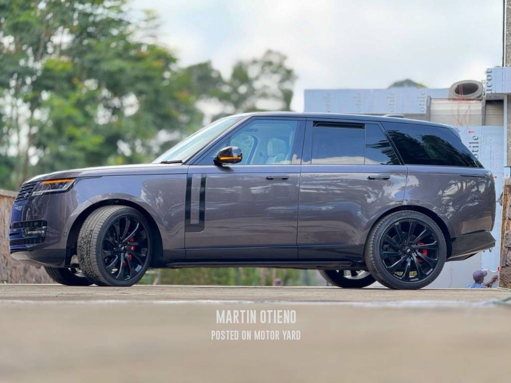 Range Rover Vogue 2023 Grey