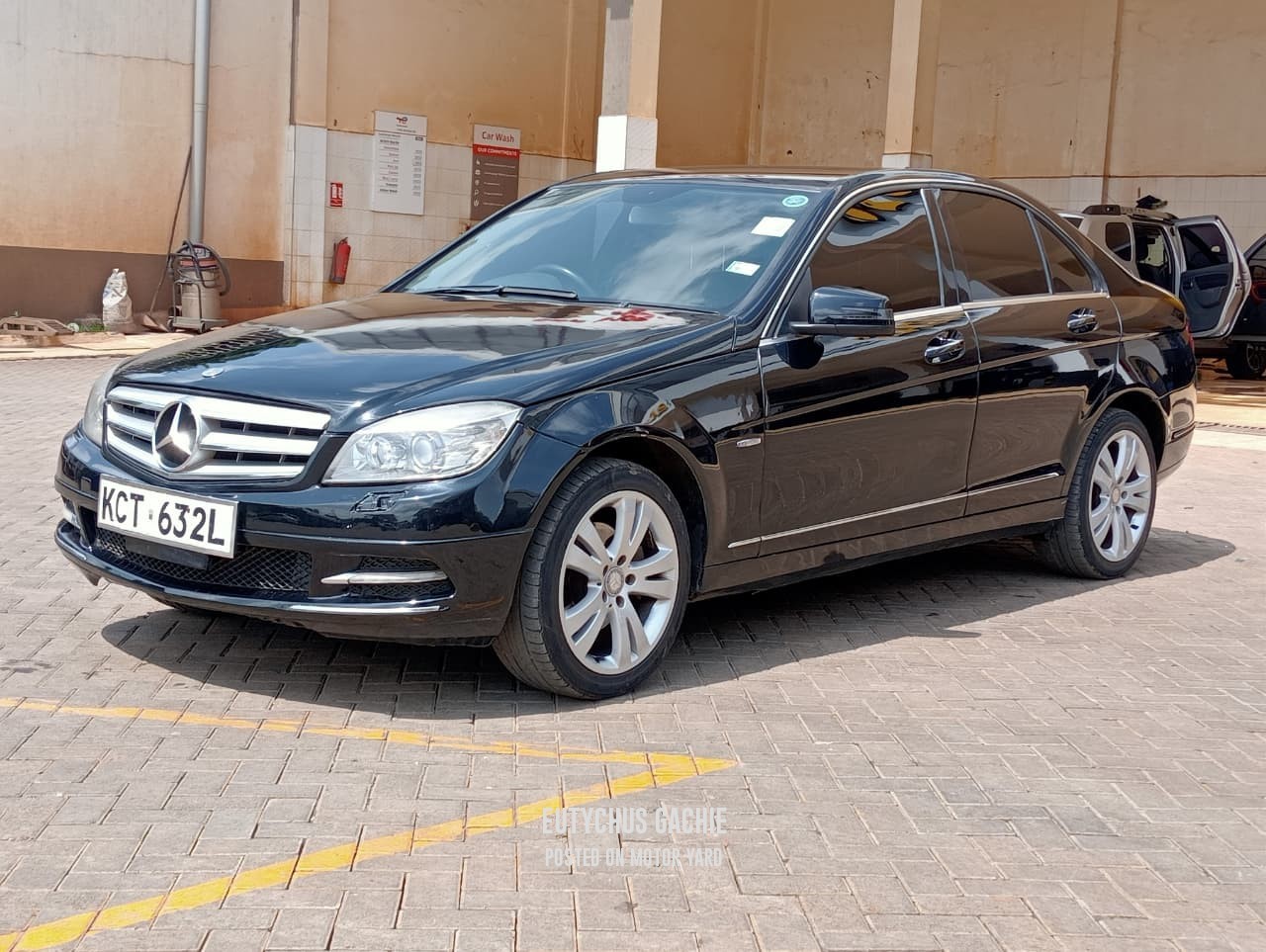 Mercedes-Benz C200 2011 Black